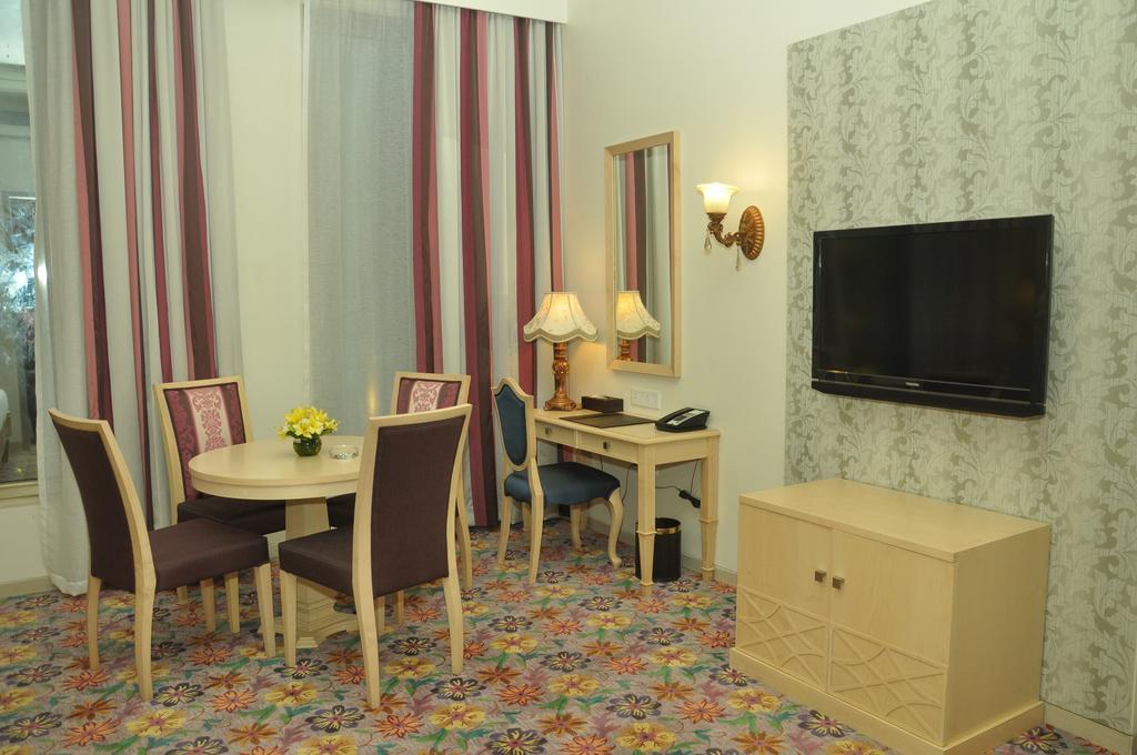 Royal Tulip Navi Mumbai Hotel Luaran gambar